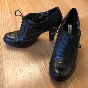 American Eagle Heeled Show